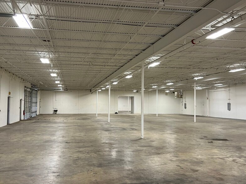 More Photos Of 4219 Charter Ave, Oklahoma City Distribution For Lease