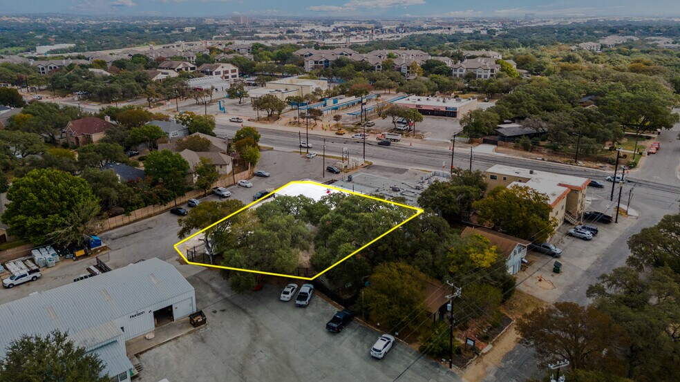 More Photos Of 17645 Blanco Rd, San Antonio General Retail For Sale