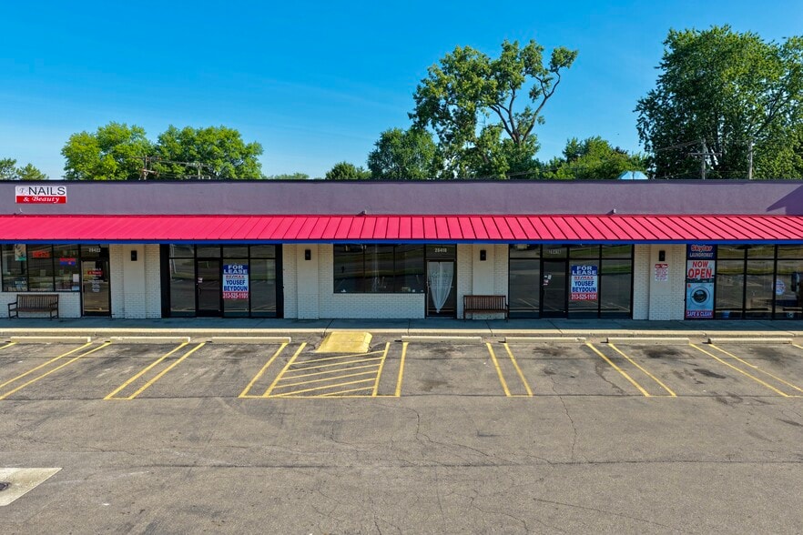 More Photos Of 28400-28422 5 Mile Rd, Livonia Storefront For Lease