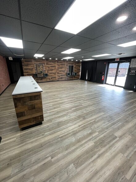 More Photos Of 4814-4818 Mcknight Rd, Pittsburgh Freestanding For Lease