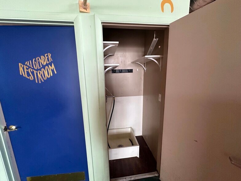 More Photos Of 800 E Michigan Ave, Lansing Apartments For Lease