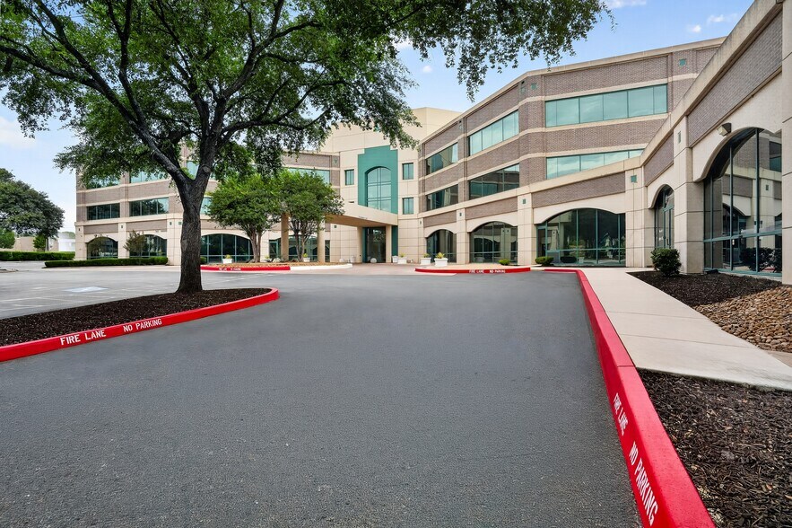 More Photos Of 9150 Huebner Rd, San Antonio Medical For Lease