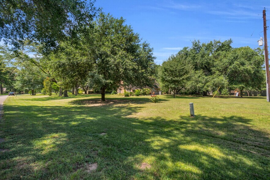 More Photos Of 27203 Mesa Verde Dr, Magnolia Land For Sale