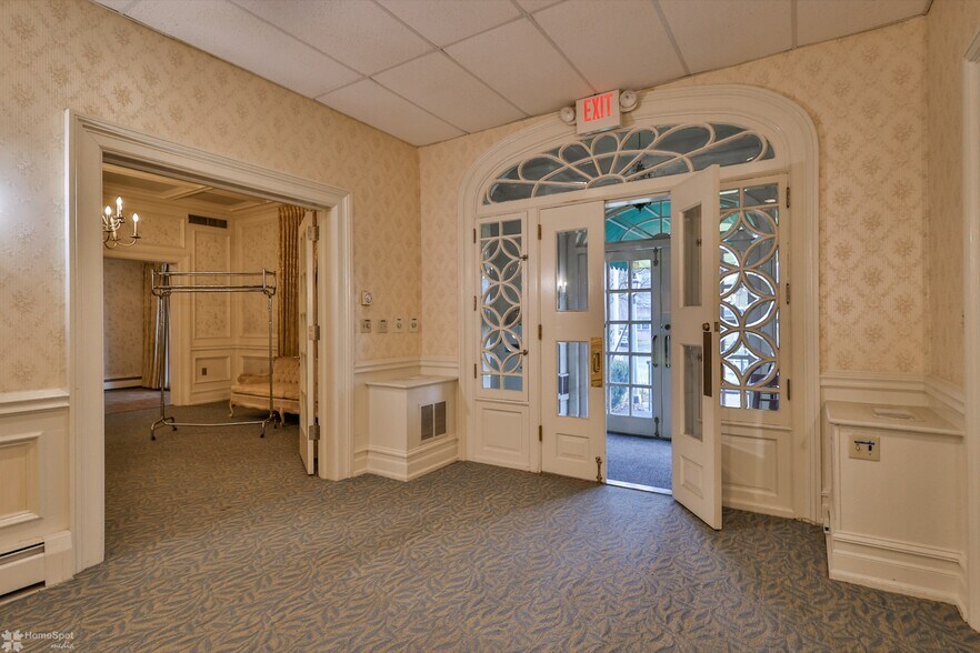 More Photos Of 1619 W Hamilton St, Allentown Funeral Home For Sale