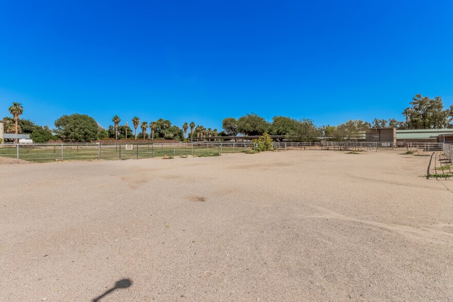 Primary Photo Of 7425 N Alsup Rd, Litchfield Park Horse Stables For Sale