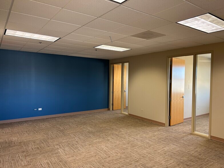 More Photos Of 770 Lake Cook Rd, Deerfield Office For Lease