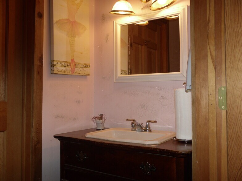 More Photos Of 596 Main St, Somers Freestanding For Sale