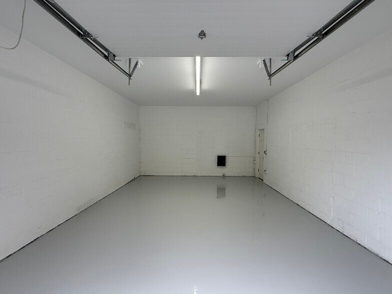 More Photos Of 305 W Stiger St, Hackettstown Manufacturing For Sale