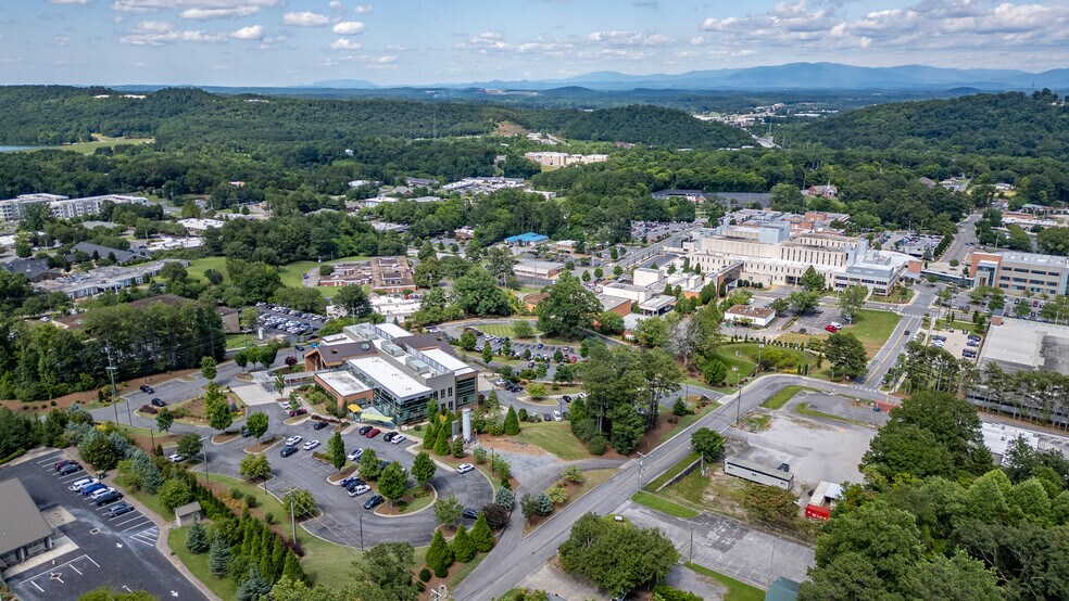 More Photos Of 1421 Ross Dr, Dalton Office For Sale