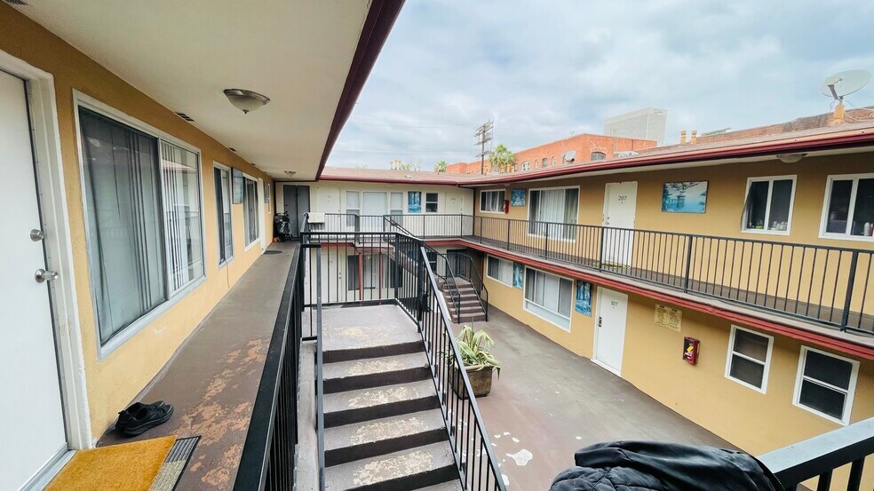 More Photos Of 743 S Berendo St, Los Angeles Apartments For Sale