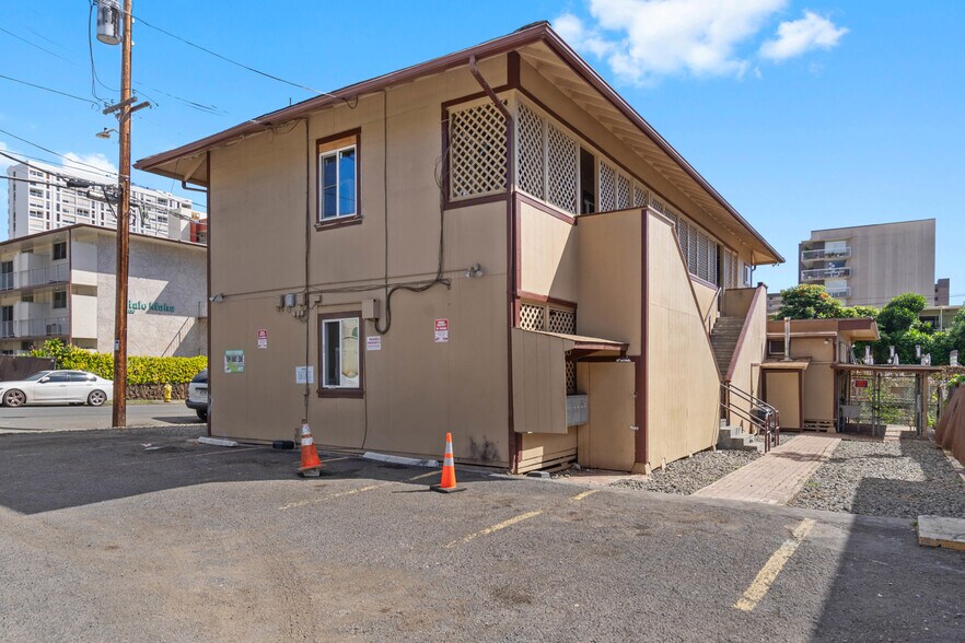 More Photos Of 1125 Hassinger St, Honolulu Apartments For Sale