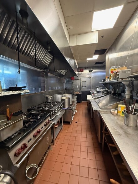 More Photos Of 535-611 W Main St, Alhambra Storefront Retail Office For Lease