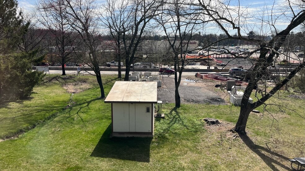 More Photos Of 831 DeKalb Pike, Blue Bell Schools For Sale