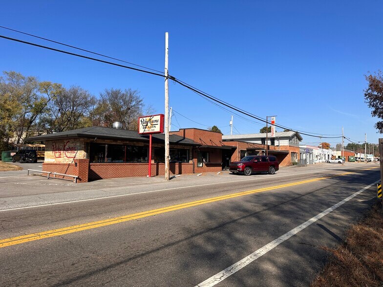 More Photos Of 2601 E Broadway Ave, Maryville Restaurant For Sale