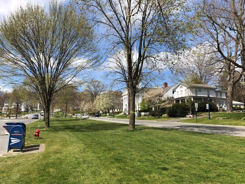 More Photos Of 41-47 Main St, New Milford, Ct, New Milford Storefront Retail Office For Lease