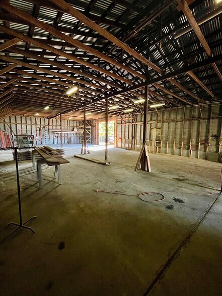 More Photos Of 7613 Greenswarth Ln, Houston Warehouse For Sale