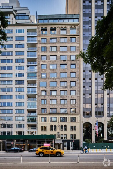 More Photos Of 30 Central Park S, New York Medical For Lease