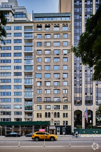 More Photos Of 30 Central Park S, New York Medical For Sale