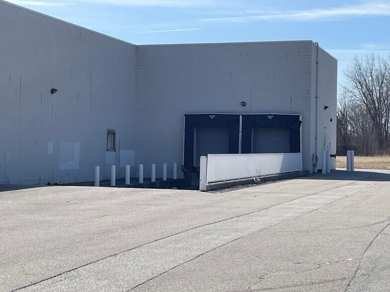 More Photos Of 4345-4781 Bay Rd, Saginaw Freestanding For Lease