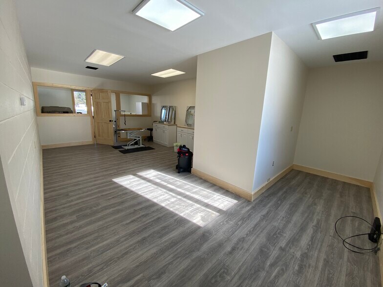 More Photos Of 461 Bantam Rd, Litchfield Unknown For Lease