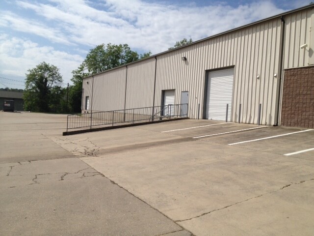 More Photos Of 2136 Hilton Dr, Gainesville Distribution For Lease