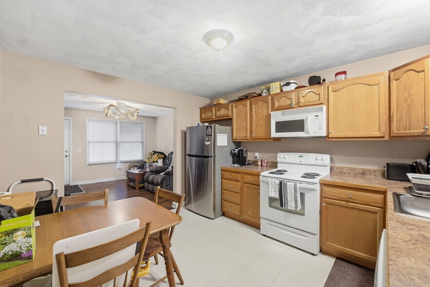 More Photos Of 248 Church St, Pascoag Apartments For Sale