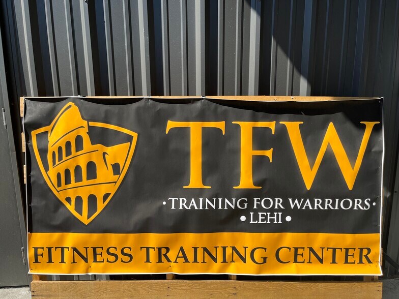 More Photos Of 1657 N State St, Lehi Manufacturing For Lease