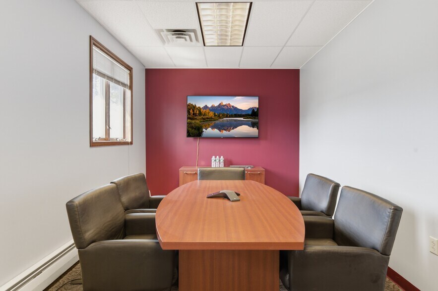More Photos Of 33 Century Hill Dr, Latham Office For Sale