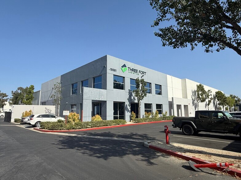 More Photos Of 10681 Business Dr, Fontana Warehouse For Lease