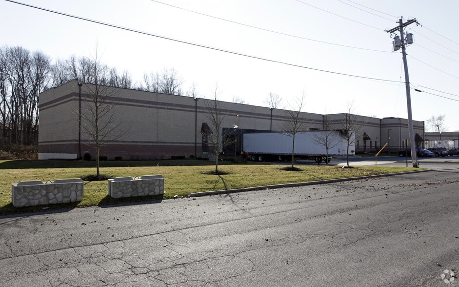 More Photos Of 1440 Wells Dr, Bensalem Distribution For Lease