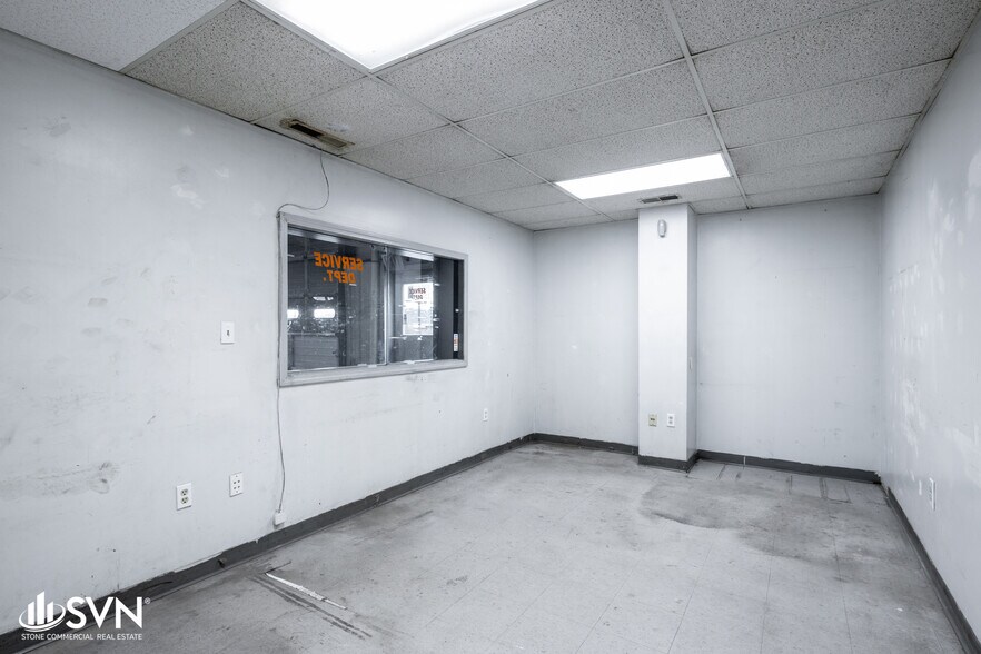 More Photos Of 50 Mary Beth Ln, Somerset Warehouse For Sale