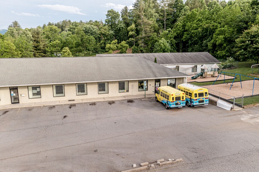 More Photos Of 2-6 Fairview Hills Dr, Fairview Daycare Center For Lease