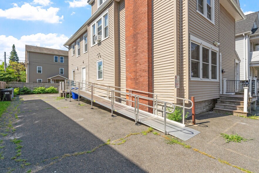 More Photos Of 908 Belmont Ave, Springfield Storefront Retail Residential For Sale