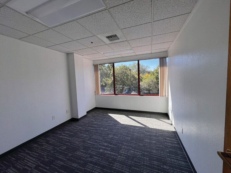 More Photos Of 1701 Novato Blvd, Novato Office For Lease