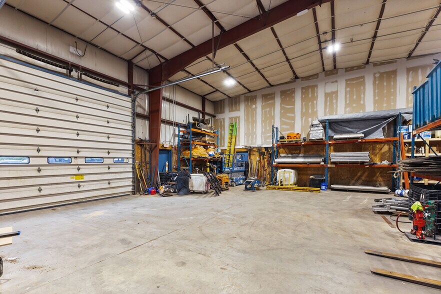 More Photos Of 26 Bixby Ave, Middleton Warehouse For Lease