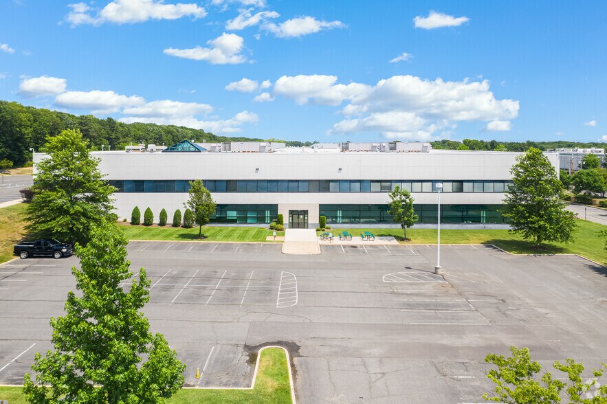 More Photos Of 260 Industrial Way W, Eatontown Warehouse For Lease