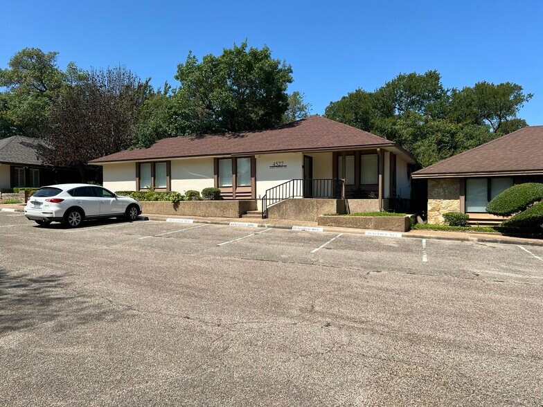 More Photos Of 4527 Lake Shore Dr, Waco Office For Lease