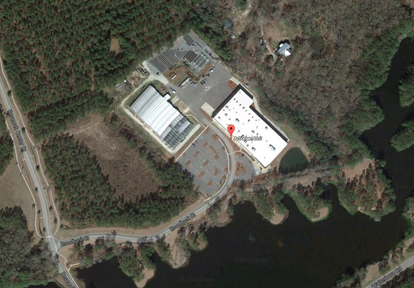 More Photos Of 2011 Broadbank Ct, Ridgeville Light Distribution For Sale