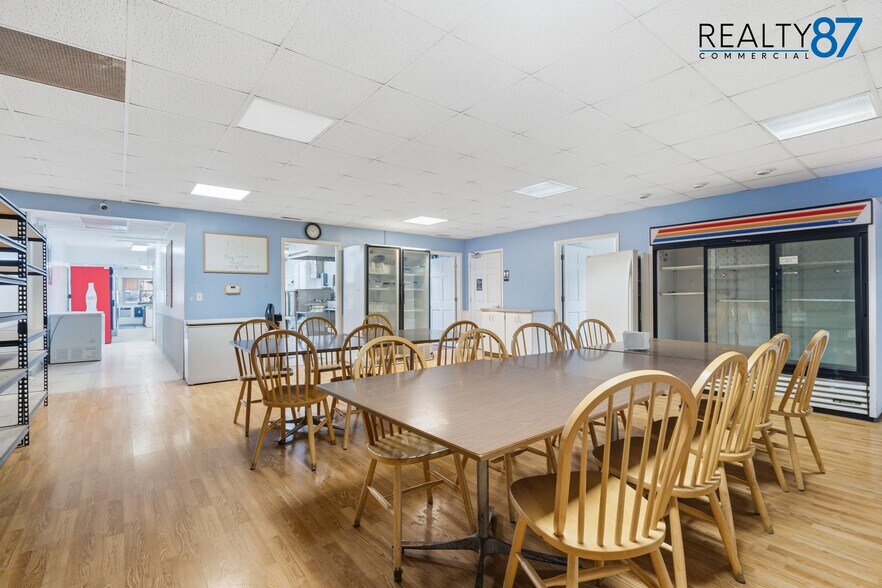 More Photos Of 5913 Troy Mills rd, Coggon General Retail For Sale