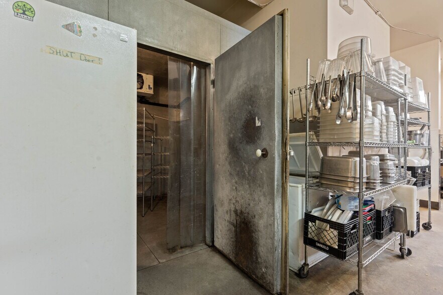 More Photos Of 102 S 1st Ave, Sandpoint Storefront Retail Office For Sale