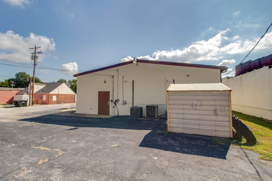 More Photos Of 219 N Main St, Marissa Specialty For Sale