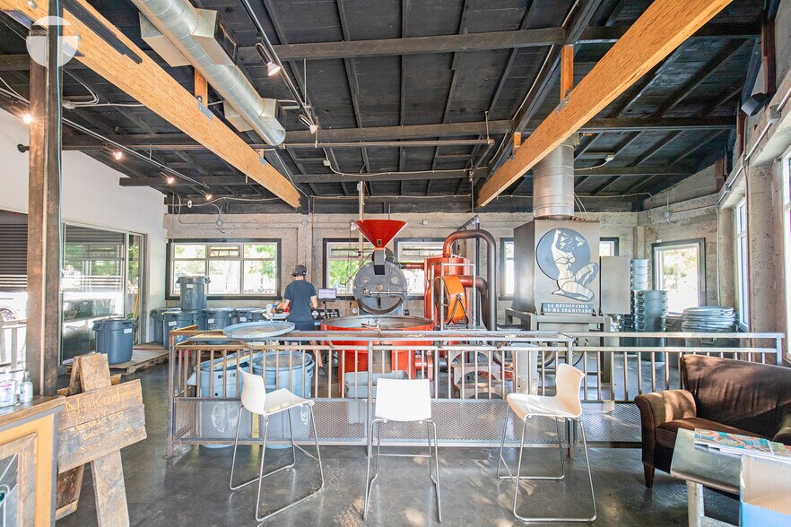 More Photos Of 3527 Broadway, Sacramento Storefront For Sale