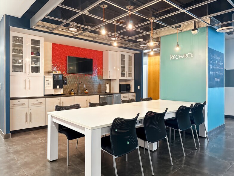 More Photos Of 12100 Wilshire Blvd, Los Angeles Coworking Space