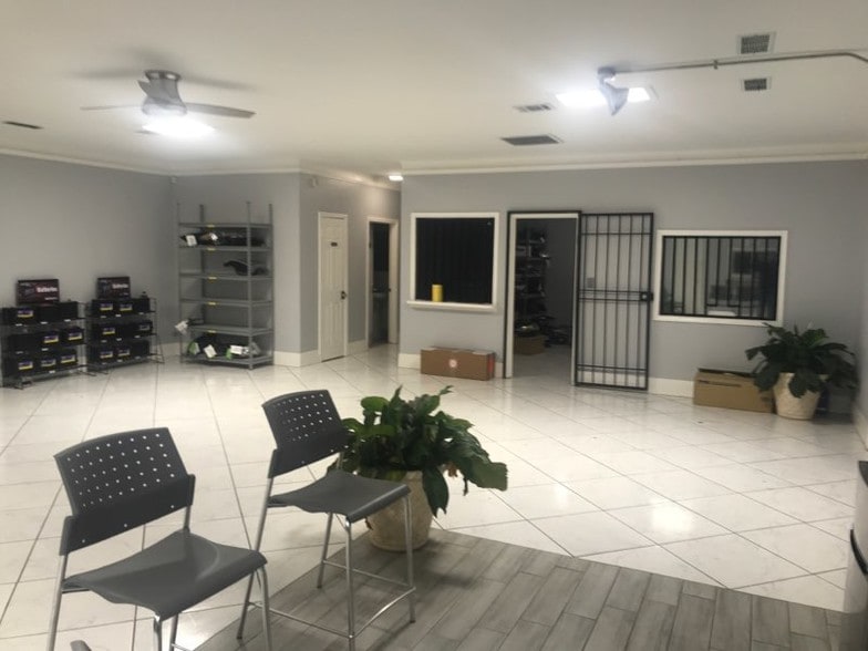 More Photos Of 6310 N Shepherd Dr, Houston Auto Salvage Facility For Sale