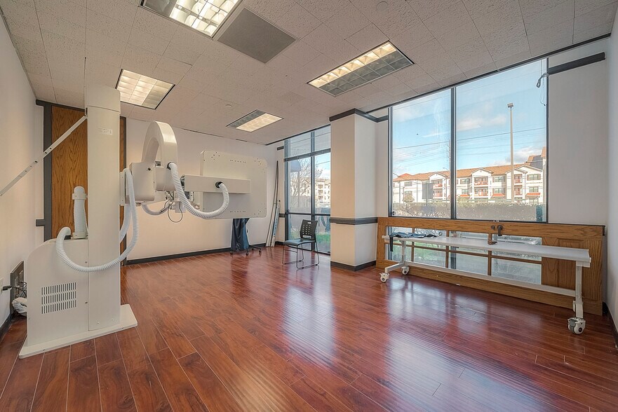 More Photos Of 13111 Westheimer Rd, Houston Office For Sale