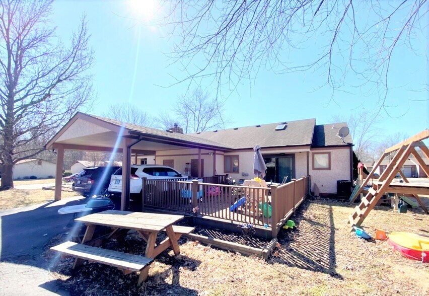 More Photos Of 100 Turnbridge Dr, Swansea Specialty For Sale