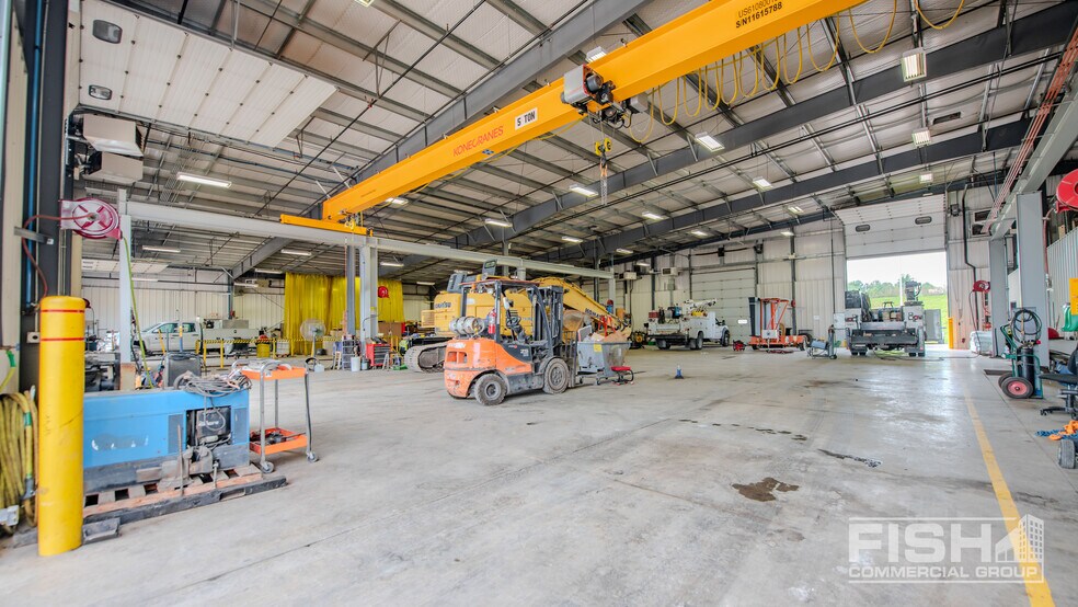 More Photos Of 81 Fitness Dr, Muncy Warehouse For Lease