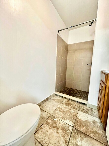 More Photos Of 857 Montgomery St, Brooklyn Apartments For Lease