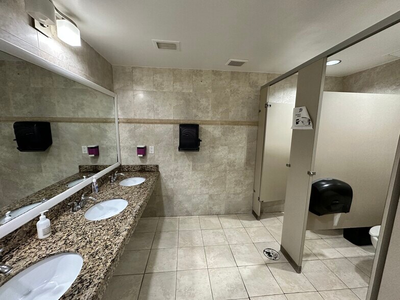 More Photos Of 2450 Hollywood Blvd, Hollywood Loft Creative Space For Sale