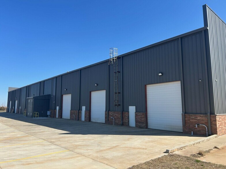 More Photos Of 9217-9301 S Eastern Ave, Oklahoma City Warehouse For Sale